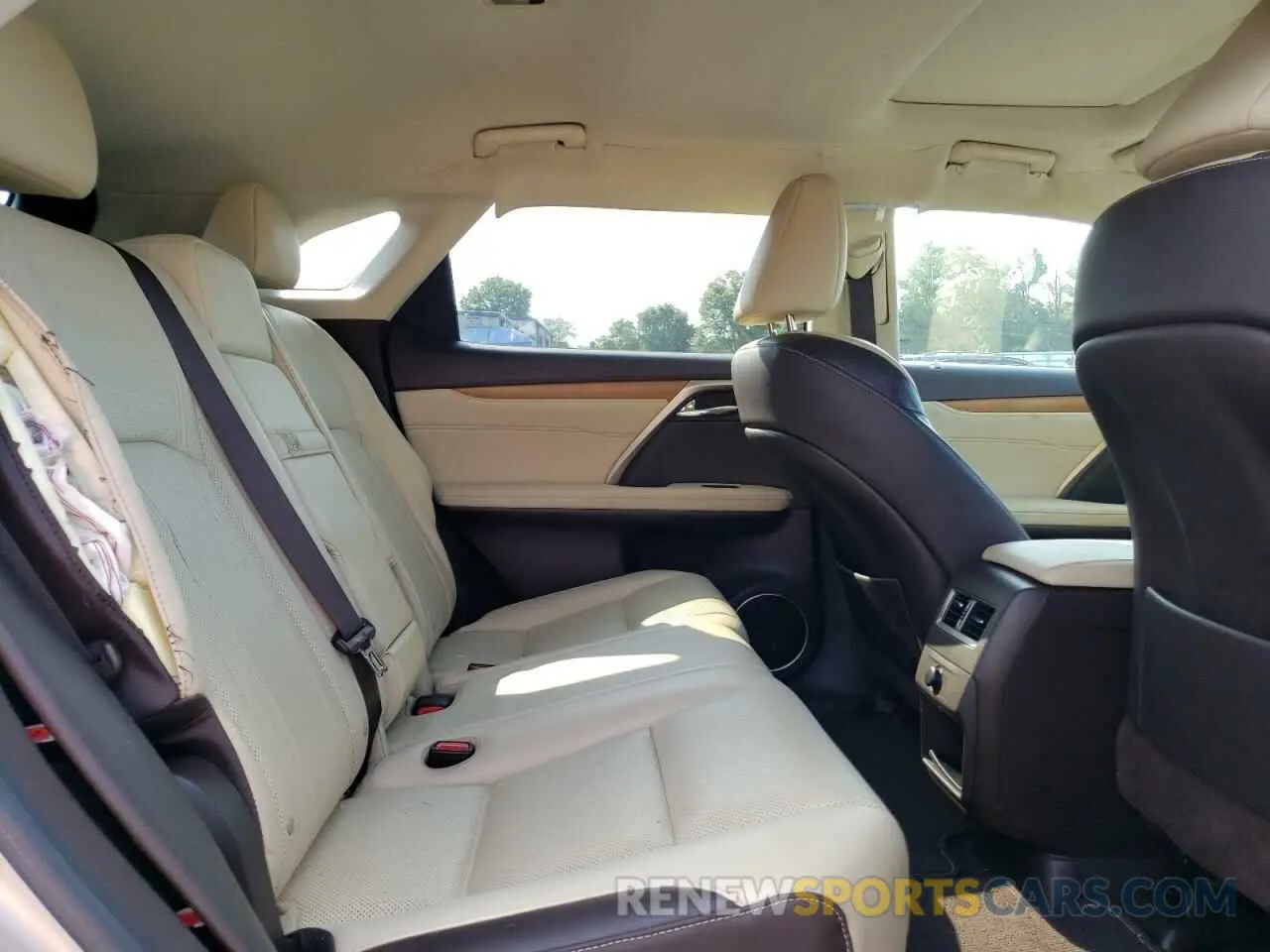 11 Photograph of a damaged car 2T2BZMCA0KC176898 LEXUS RX350 2019