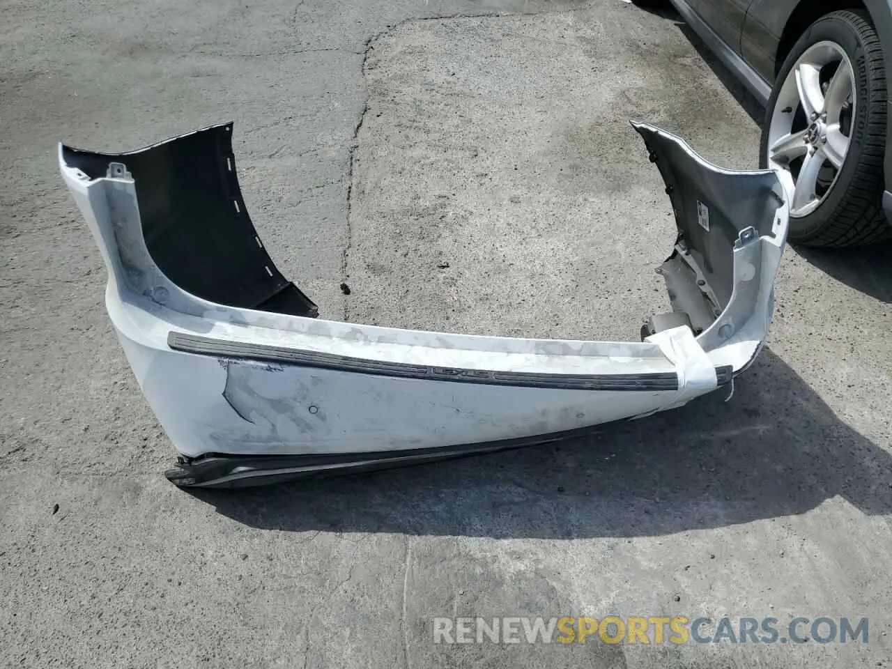 13 Photograph of a damaged car 2T2BZMCA3KC186261 LEXUS RX350 2019