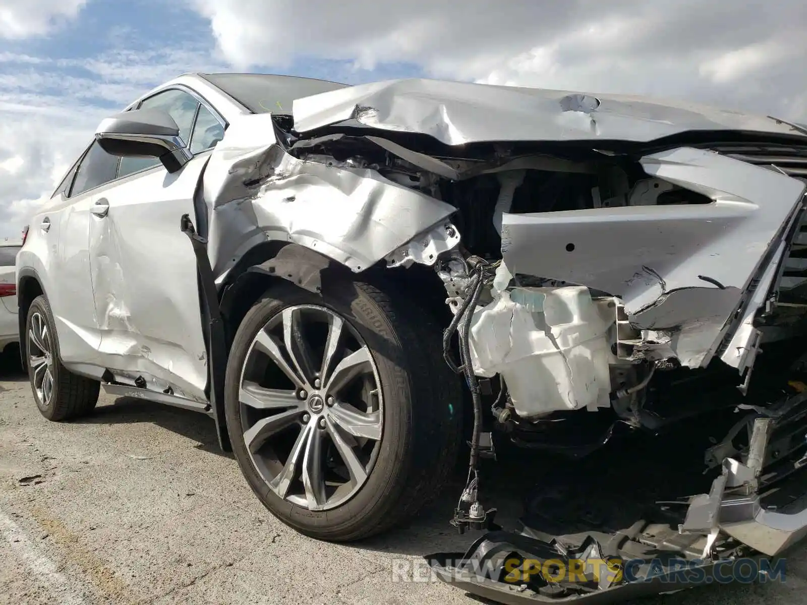 9 Photograph of a damaged car 2T2ZZMCA0KC122533 LEXUS RX350 2019