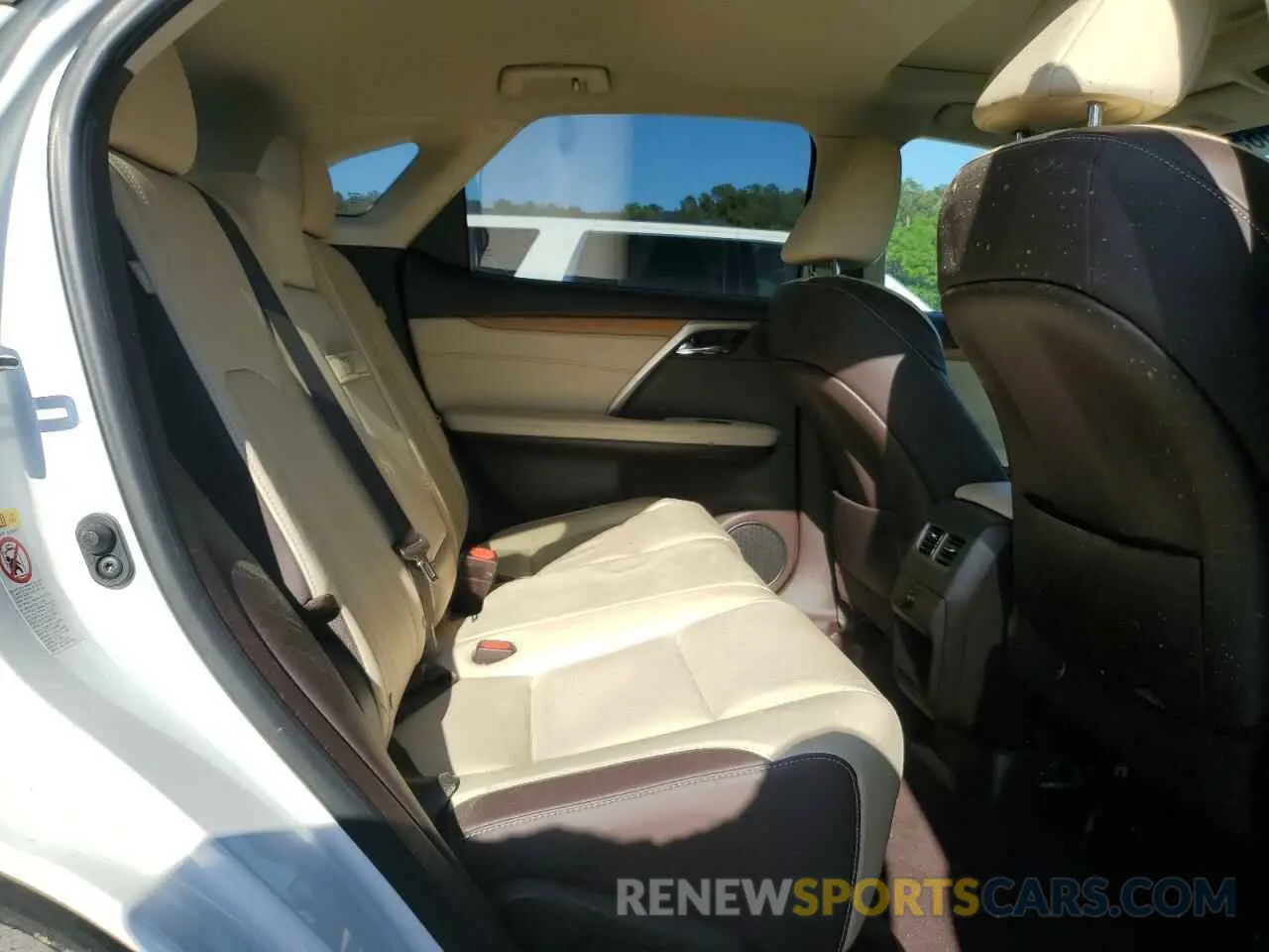 11 Photograph of a damaged car 2T2ZZMCA1KC121505 LEXUS RX350 2019