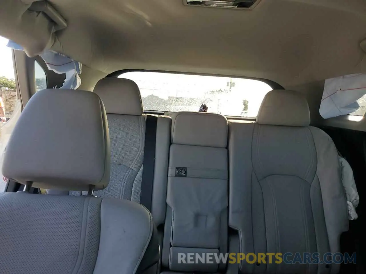 10 Photograph of a damaged car 2T2ZZMCA5KC122480 LEXUS RX350 2019