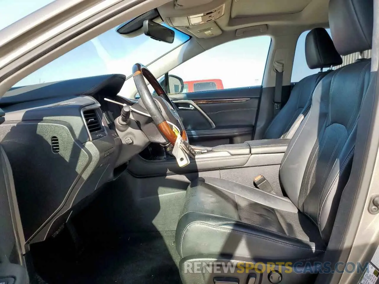 7 Photograph of a damaged car 2T2ZZMCA9KC150704 LEXUS RX350 2019