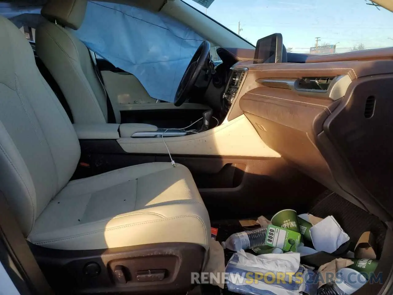 7 Photograph of a damaged car 2T2AZMDA7LC216910 LEXUS RX350 2020