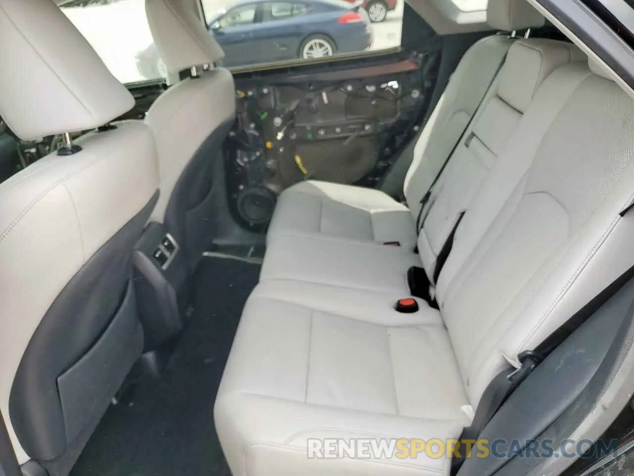11 Photograph of a damaged car 2T2HZMAA0LC161879 LEXUS RX350 2020