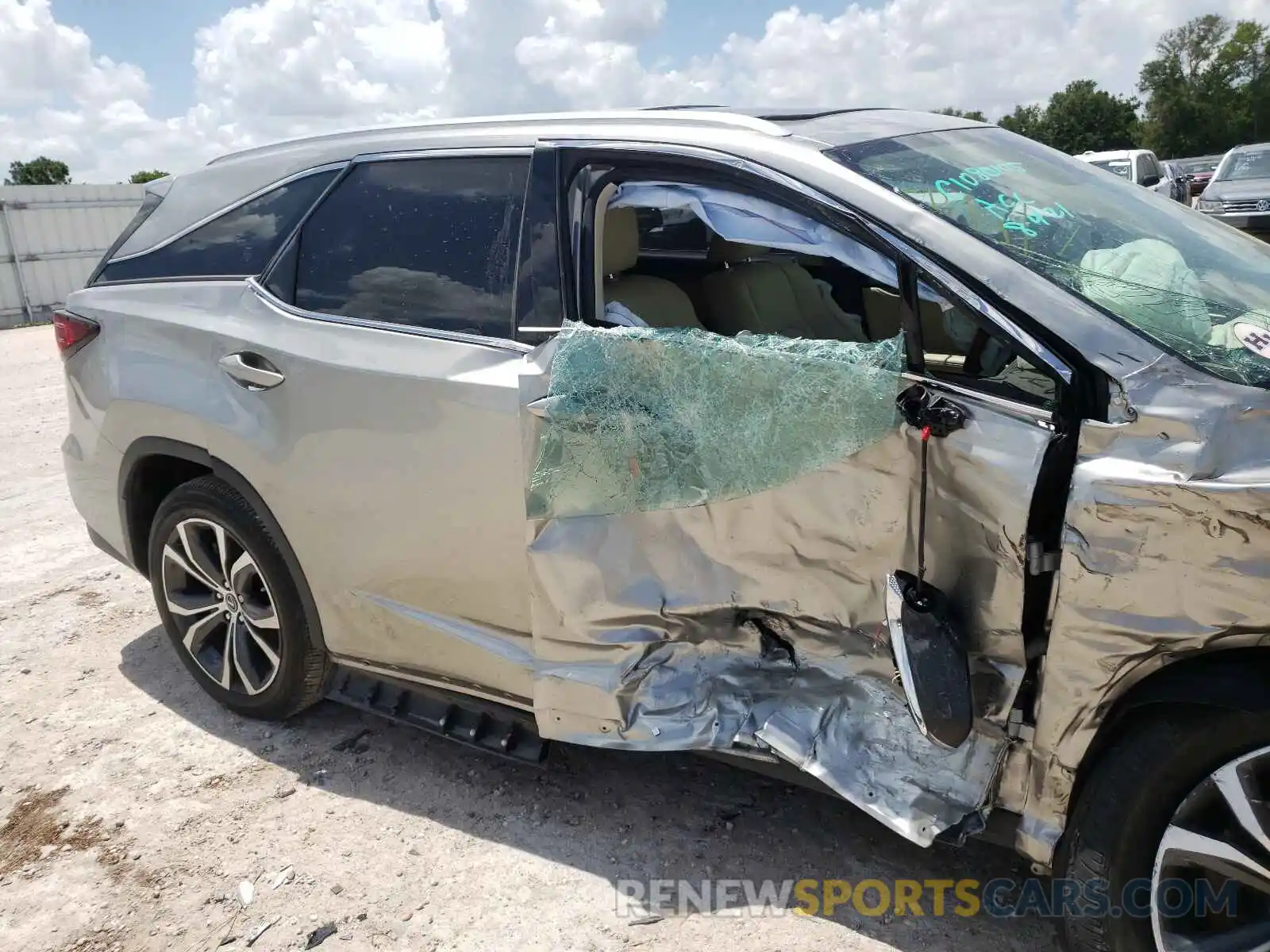 9 Photograph of a damaged car JTJHZKFA8L2022516 LEXUS RX350 2020