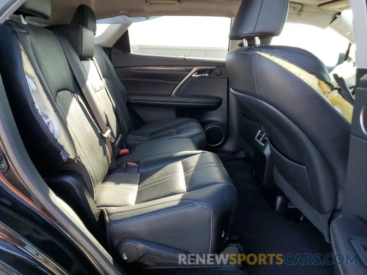 11 Photograph of a damaged car JTJJZKEA7L2016287 LEXUS RX350 2020