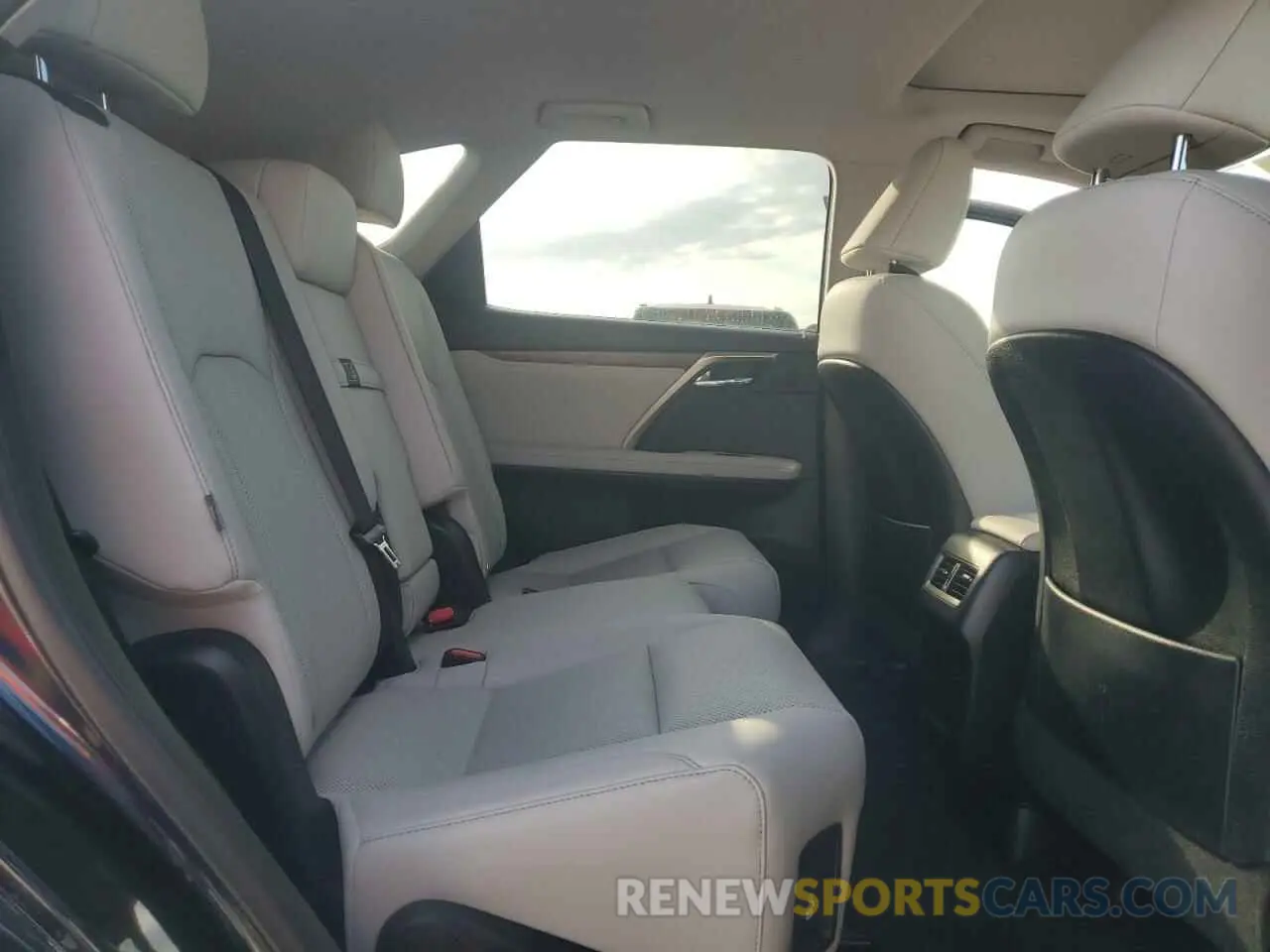 11 Photograph of a damaged car JTJHZKEA6M2021819 LEXUS RX350 2021