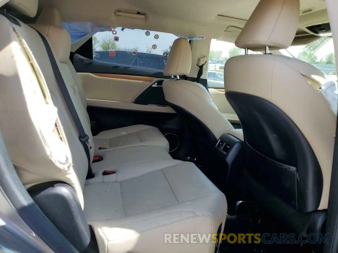 11 Photograph of a damaged car JTJHZKFA2M2030340 LEXUS RX350 2021