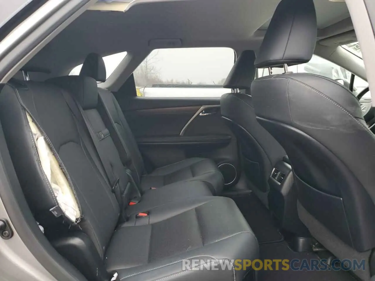 11 Photograph of a damaged car JTJHZKFA2M2032735 LEXUS RX350 2021