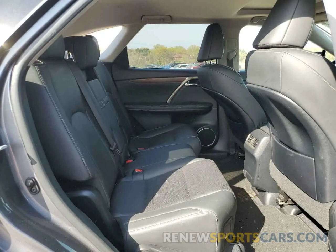 11 Photograph of a damaged car JTJHZKFA4M2032848 LEXUS RX350 2021
