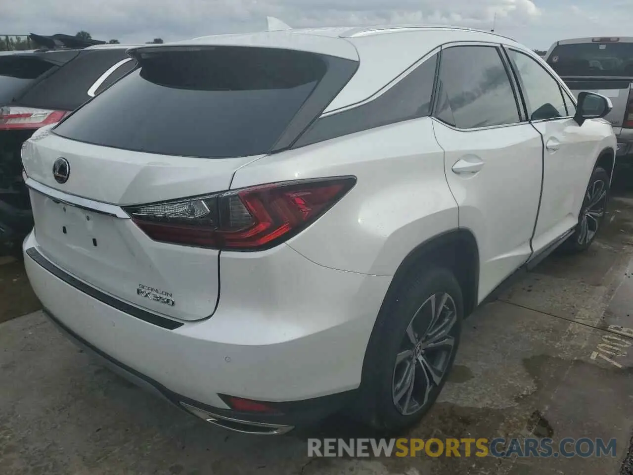 4 Photograph of a damaged car 2T2HZMAA0NC254694 LEXUS RX350 2022