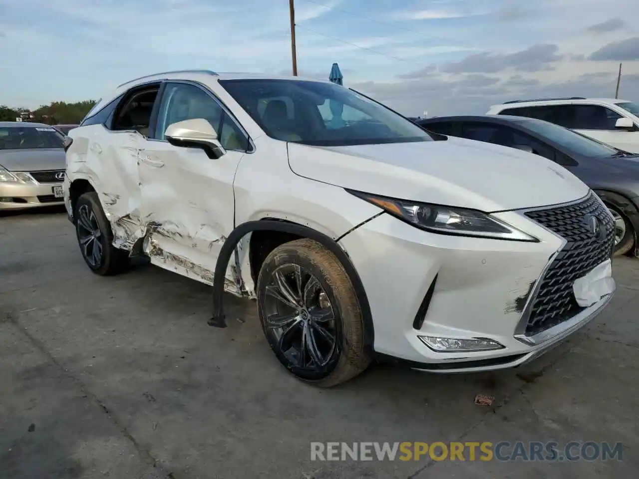 4 Photograph of a damaged car 2T2HZMAA4NC239891 LEXUS RX350 2022