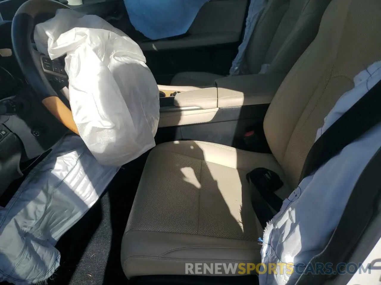 7 Photograph of a damaged car JTJHZKEA8N2025596 LEXUS RX350 2022