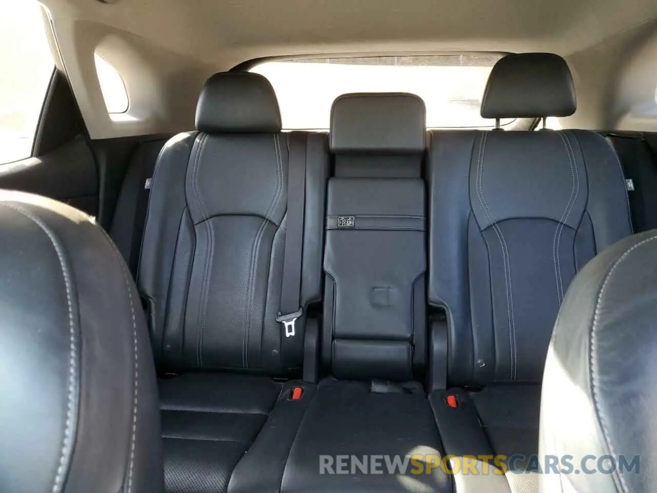 10 Photograph of a damaged car 2T2BGMCA1KC040415 LEXUS RX450 2019