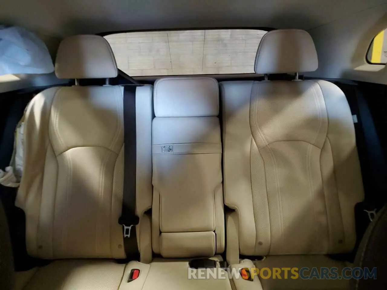 10 Photograph of a damaged car 2T2BGMCA2KC031397 LEXUS RX450 2019