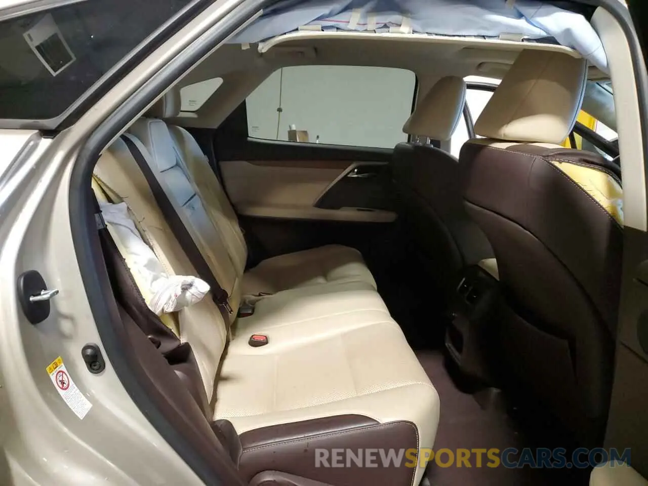 11 Photograph of a damaged car 2T2BGMCA2KC031397 LEXUS RX450 2019