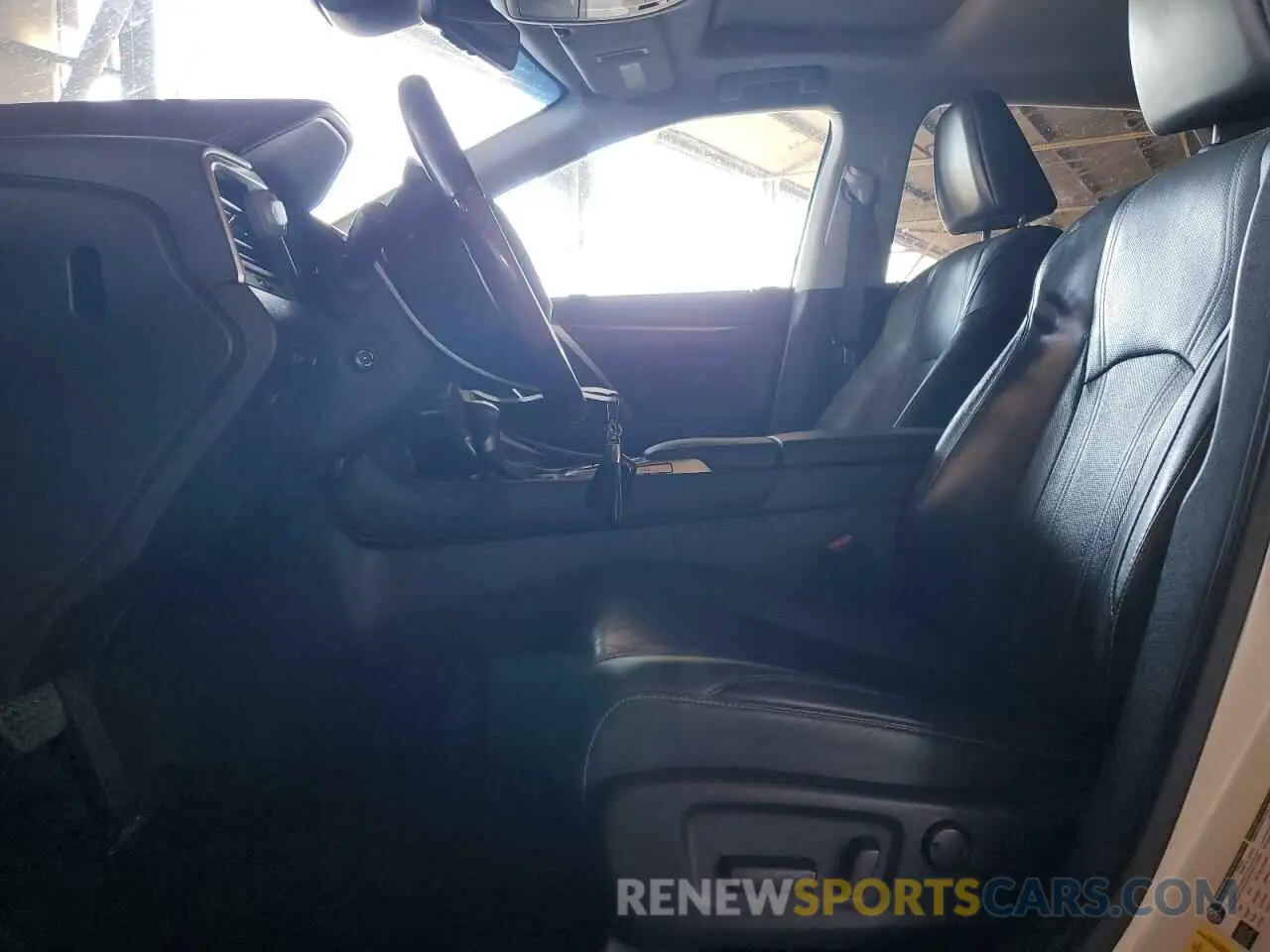 7 Photograph of a damaged car 2T2BGMCA2KC035918 LEXUS RX450 2019