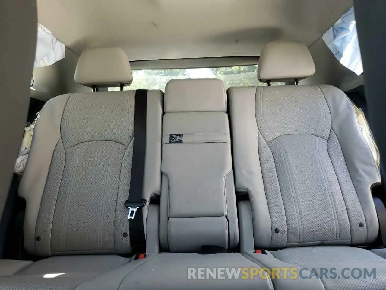 10 Photograph of a damaged car 2T2BGMCA3KC030470 LEXUS RX450 2019
