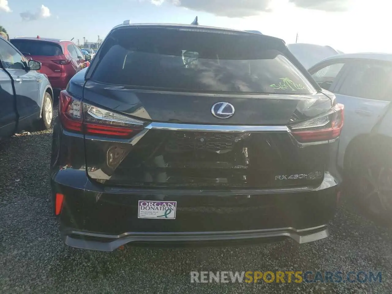 6 Photograph of a damaged car 2T2BGMCA4KC041381 LEXUS RX450 2019