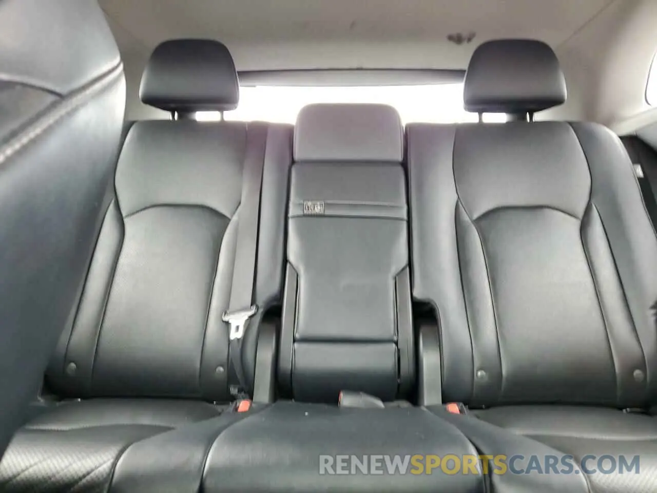10 Photograph of a damaged car 2T2BGMCAXKC037688 LEXUS RX450 2019