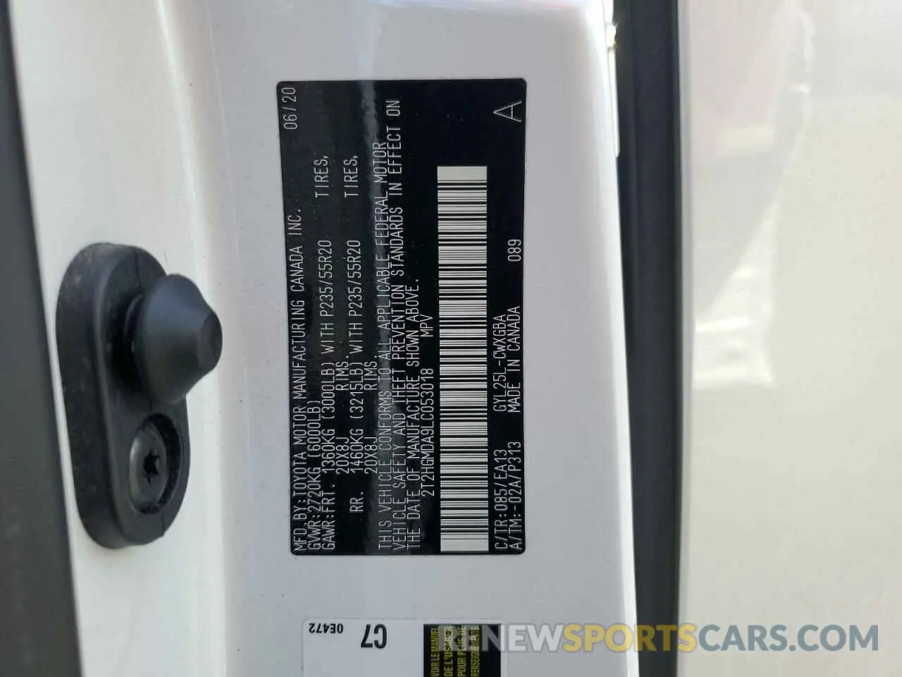 16 Photograph of a damaged car 2T2HGMDA9LC053018 LEXUS RX450 2020