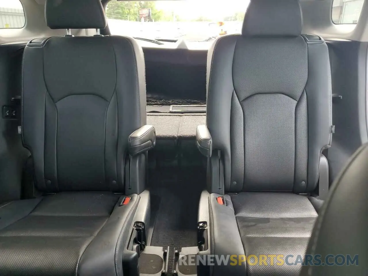 10 Photograph of a damaged car JTJHGKFA1L2015297 LEXUS RX450 2020