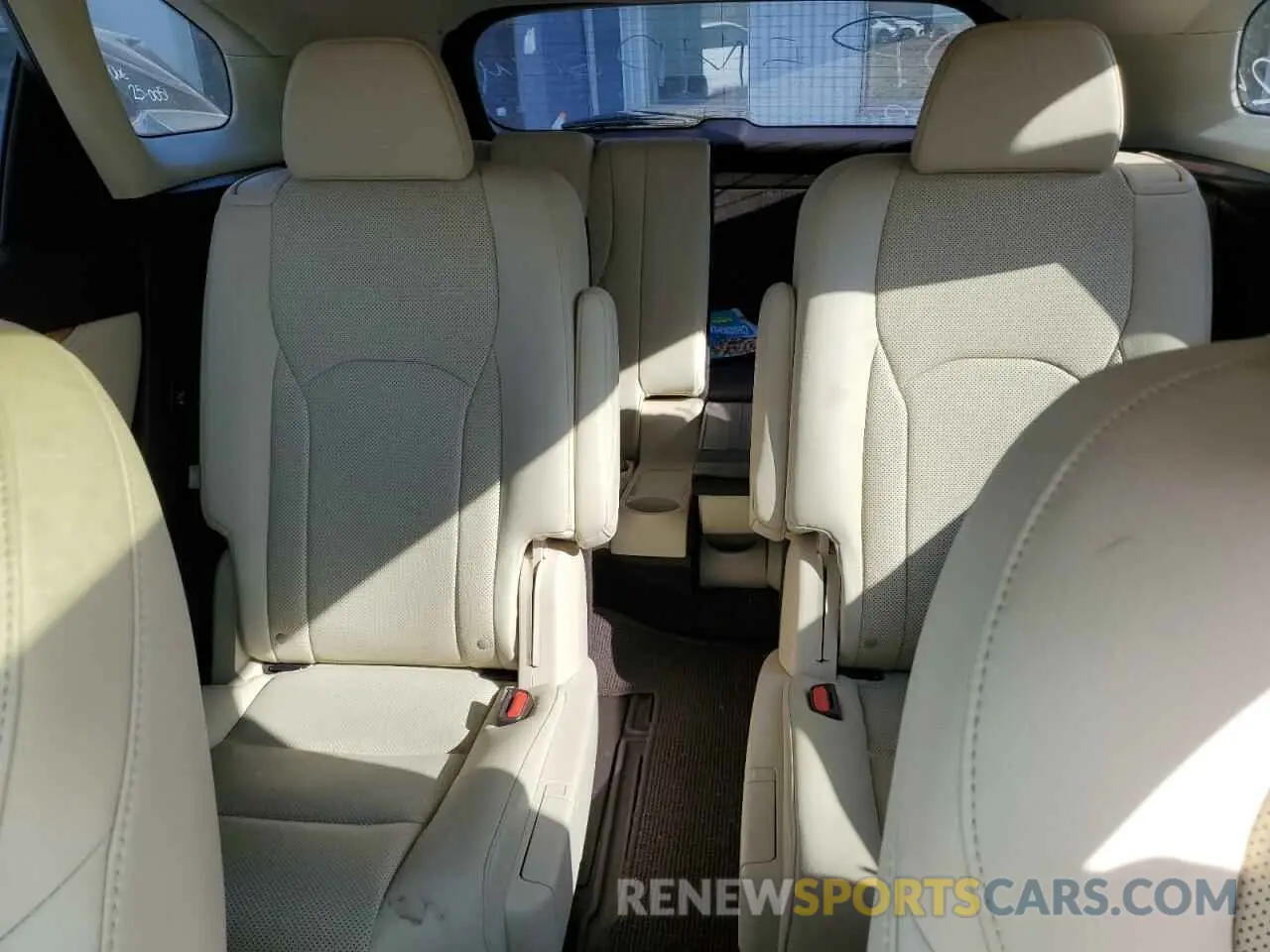 10 Photograph of a damaged car JTJHGKFA2L2014983 LEXUS RX450 2020
