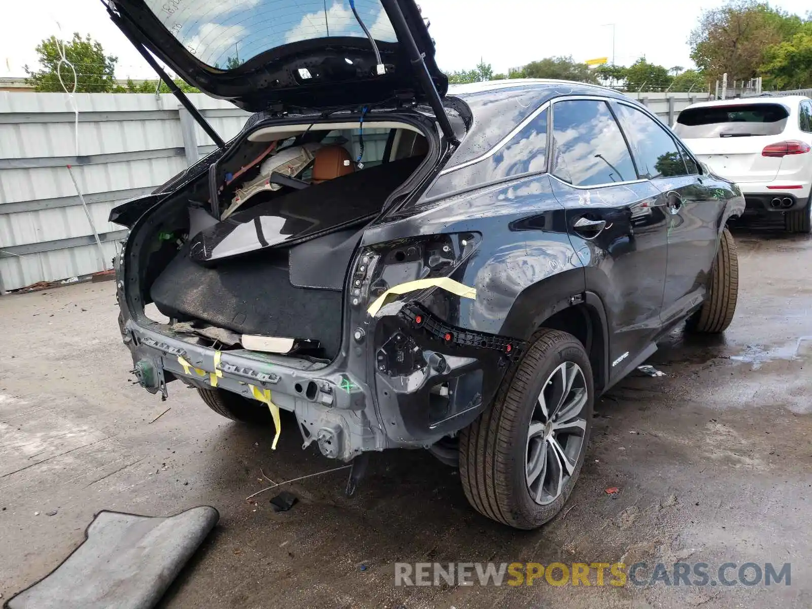 4 Photograph of a damaged car 2T2HGMDA4MC058239 LEXUS RX450 2021