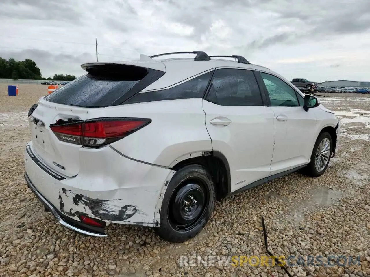 3 Photograph of a damaged car 2T2JGMDA2MC066759 LEXUS RX450 2021