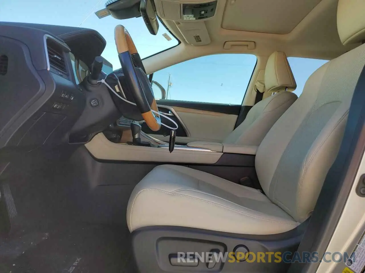 7 Photograph of a damaged car JTJHGKFA1M2021389 LEXUS RX450 2021
