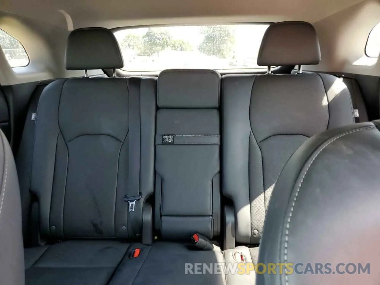 10 Photograph of a damaged car 2T2HGMDA2NC074926 LEXUS RX450 2022