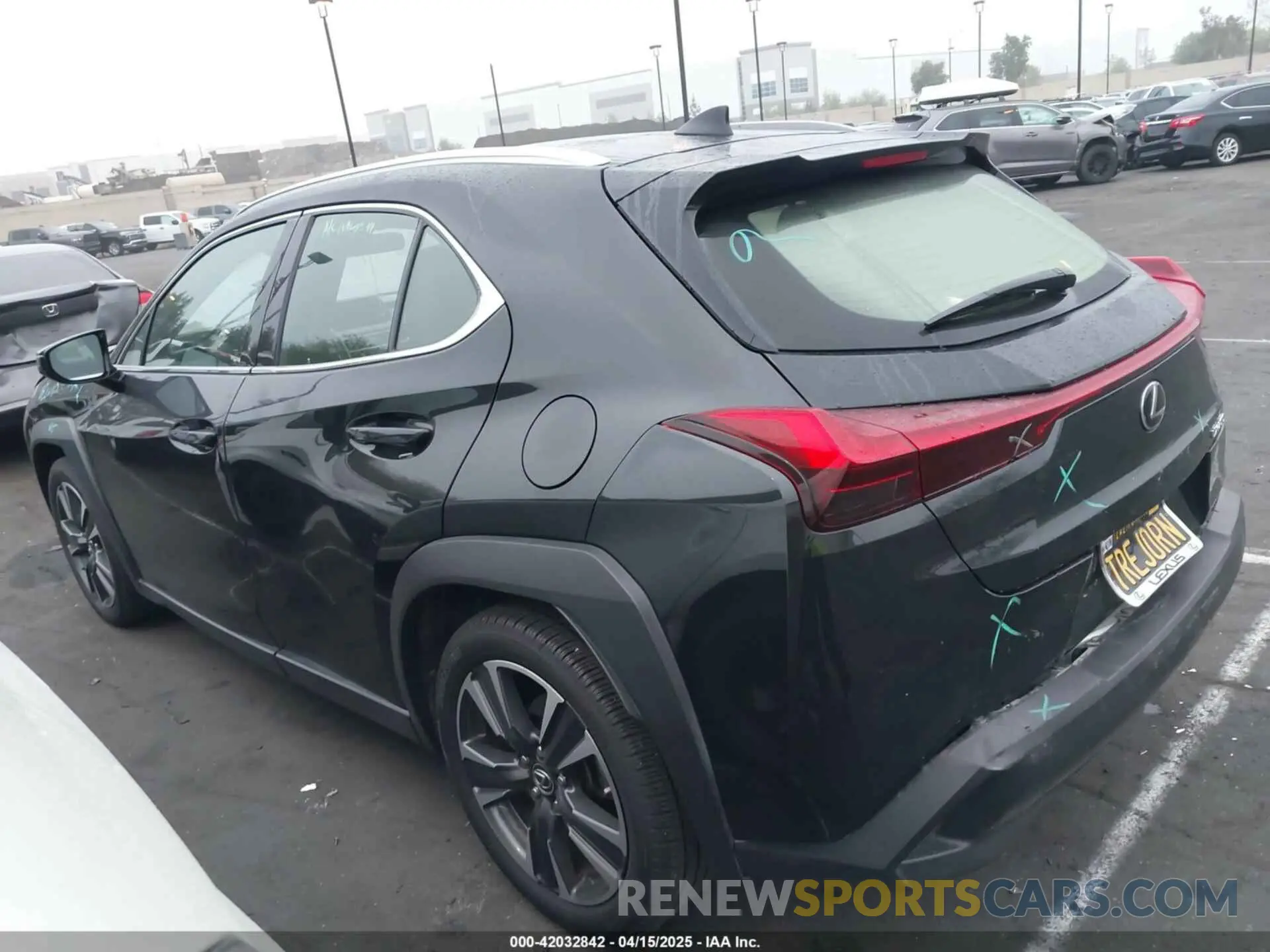 14 Photograph of a damaged car JTHY3JBH0K2013968 LEXUS UX 200 2019