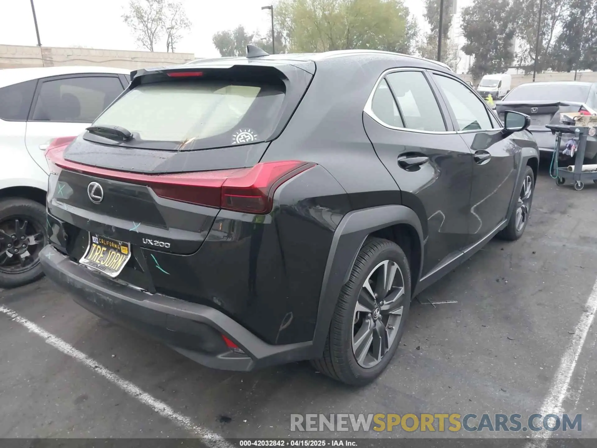 4 Photograph of a damaged car JTHY3JBH0K2013968 LEXUS UX 200 2019