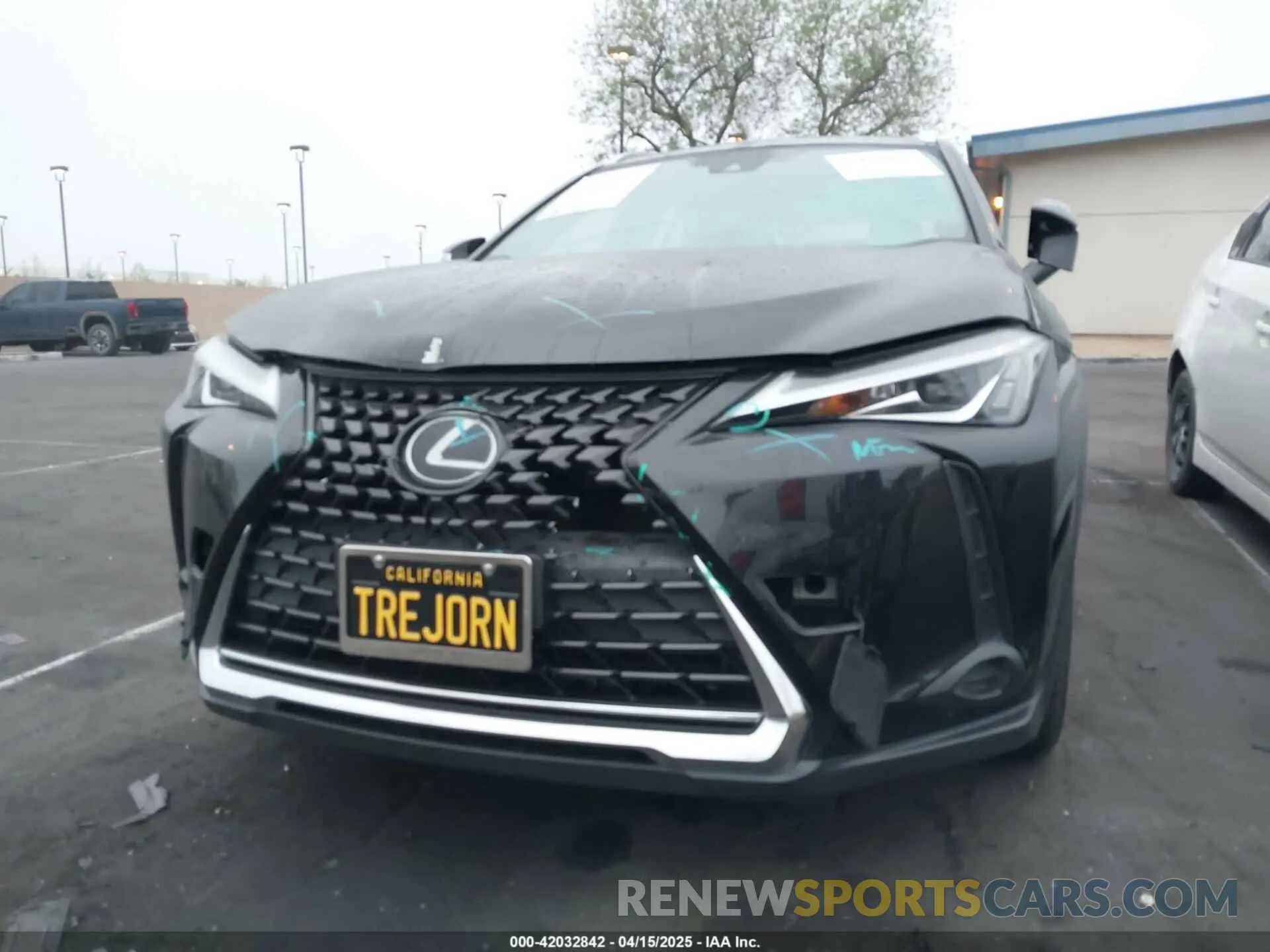 6 Photograph of a damaged car JTHY3JBH0K2013968 LEXUS UX 200 2019