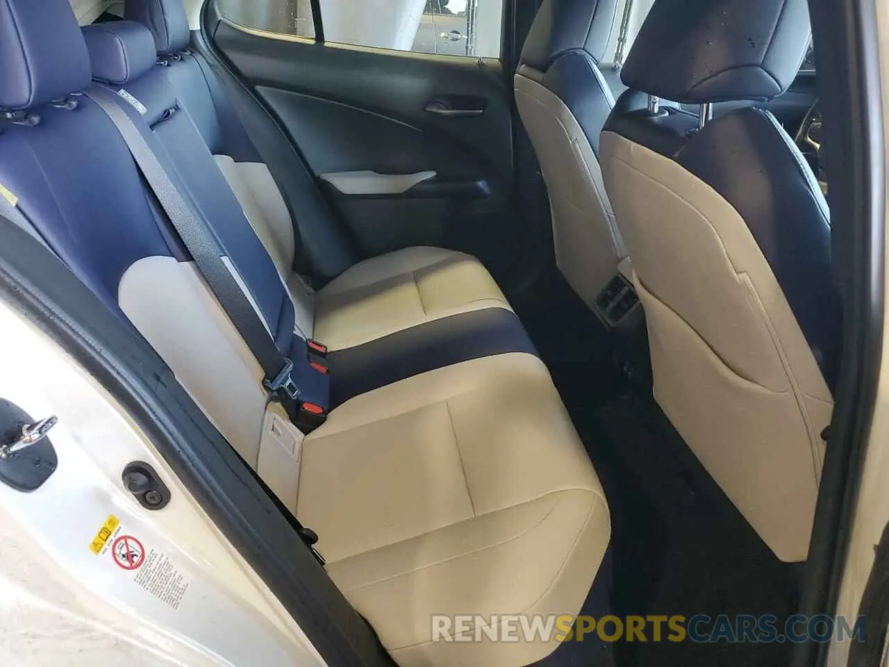 11 Photograph of a damaged car JTHY3JBH1K2014188 LEXUS UX 200 2019