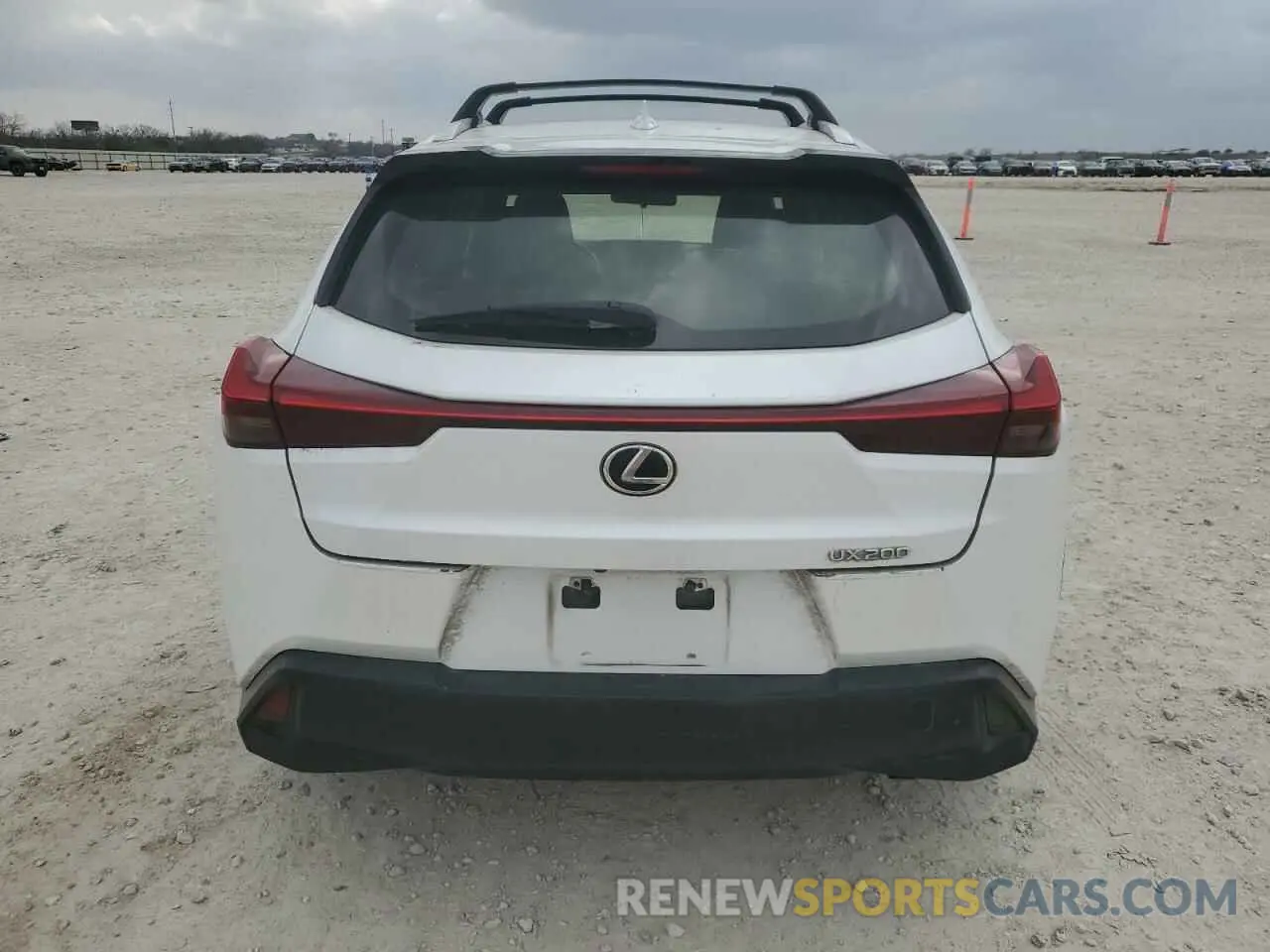 6 Photograph of a damaged car JTHY3JBH2K2002650 LEXUS UX 200 2019