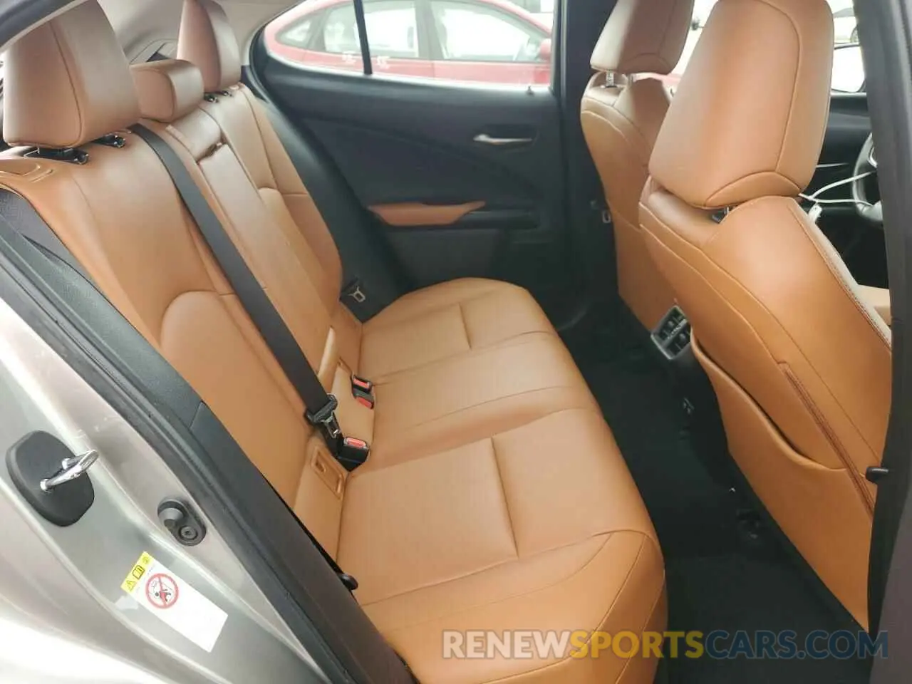 11 Photograph of a damaged car JTHY3JBH2K2017553 LEXUS UX 200 2019