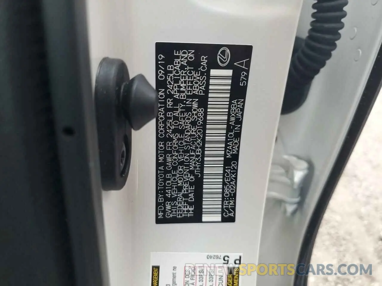 13 Photograph of a damaged car JTHY3JBH2K2019688 LEXUS UX 200 2019