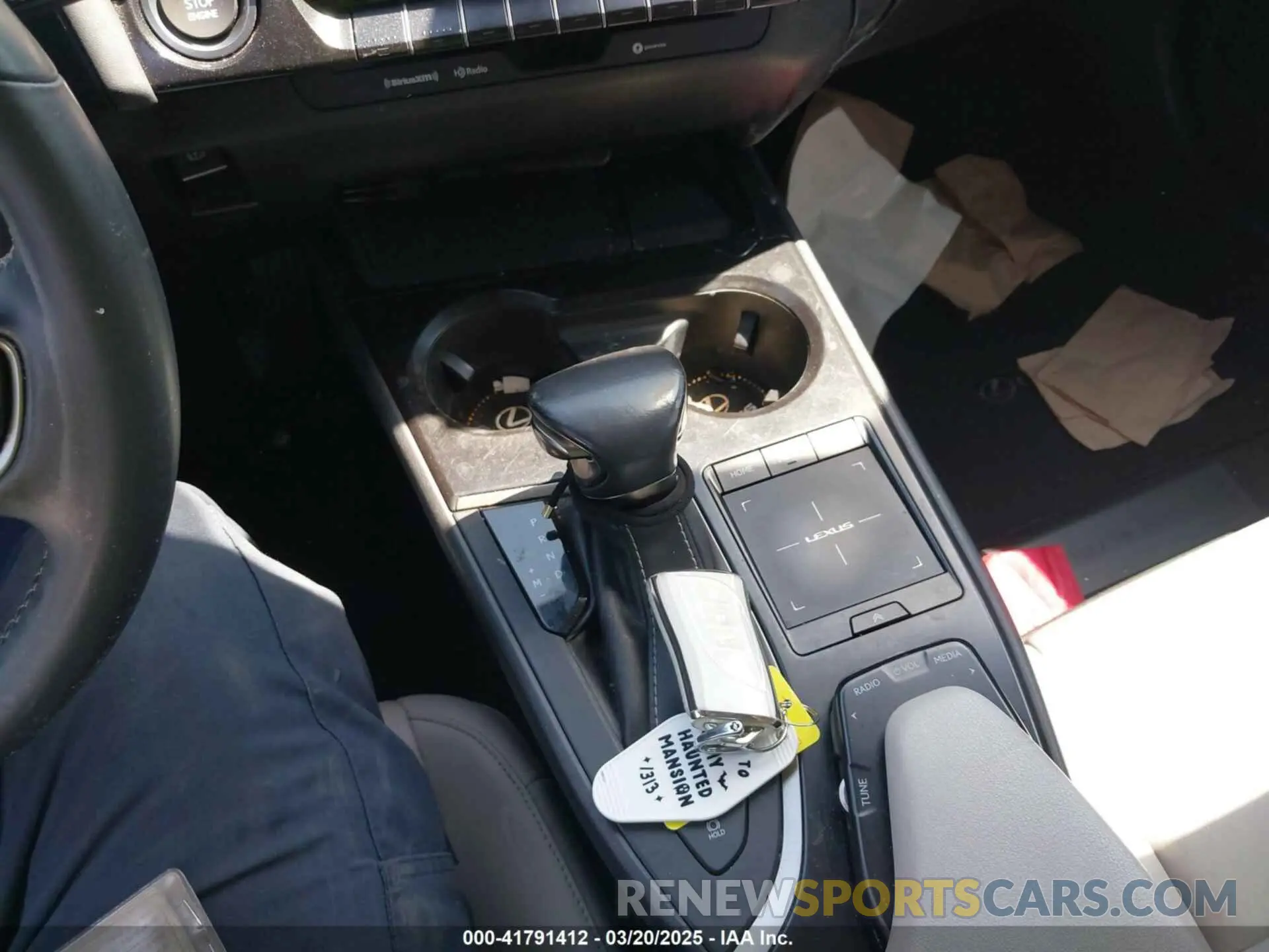 11 Photograph of a damaged car JTHY3JBH3K2002849 LEXUS UX 200 2019