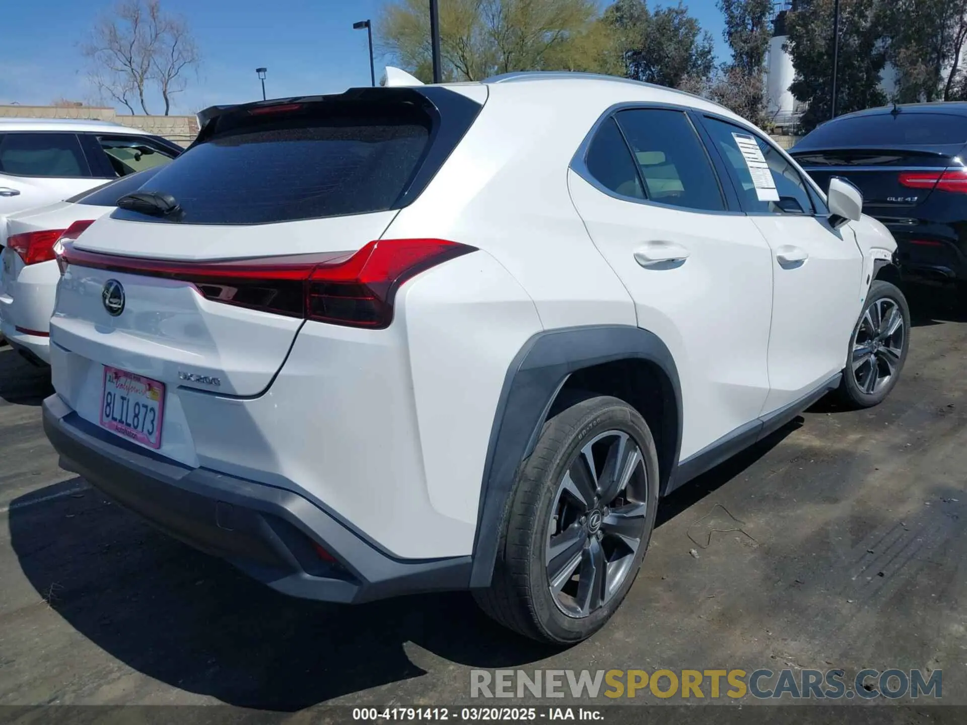 4 Photograph of a damaged car JTHY3JBH3K2002849 LEXUS UX 200 2019