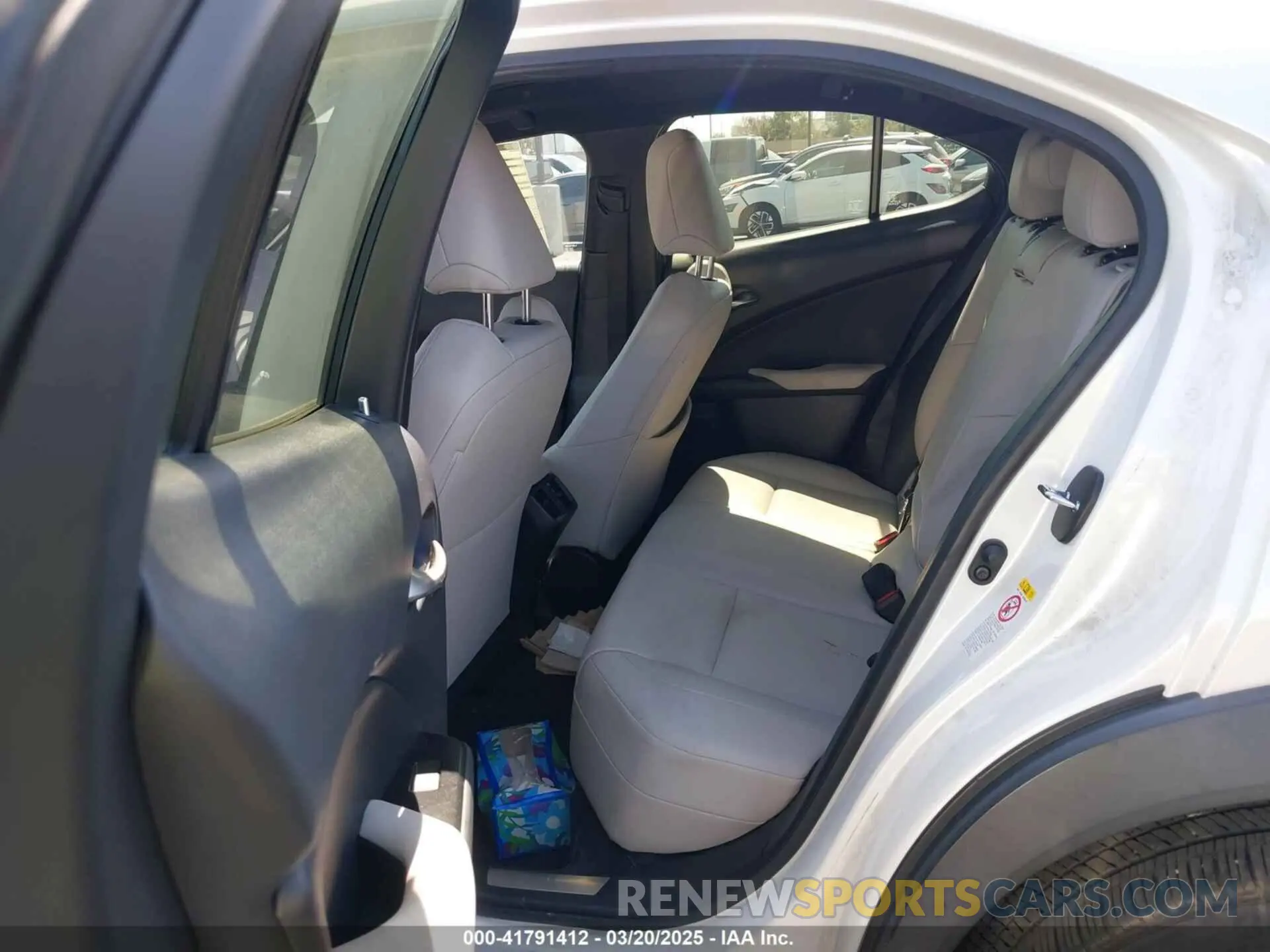 8 Photograph of a damaged car JTHY3JBH3K2002849 LEXUS UX 200 2019