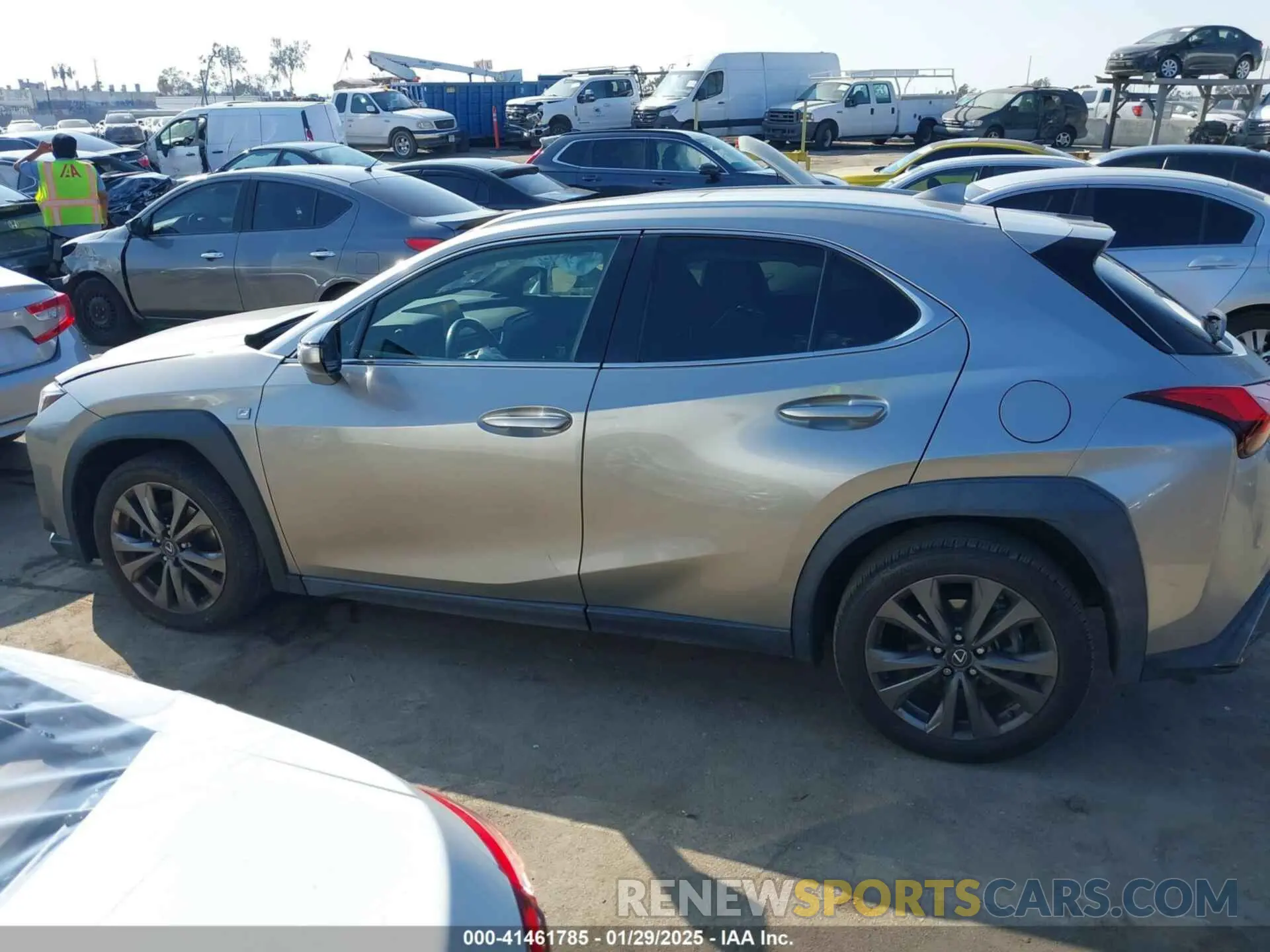 14 Photograph of a damaged car JTHY3JBH3K2012250 LEXUS UX 200 2019