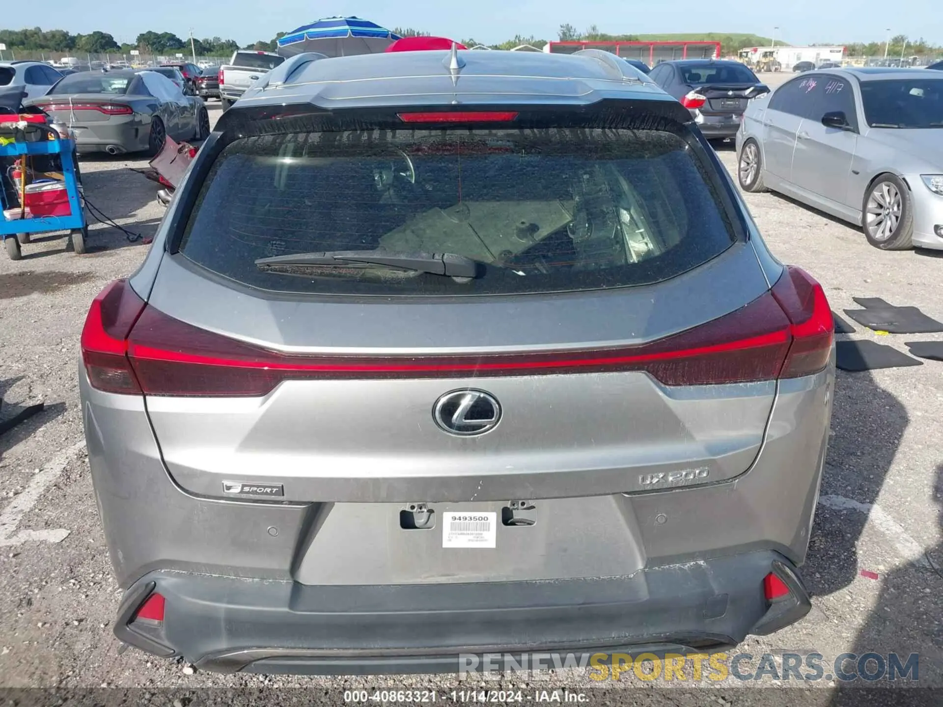 17 Photograph of a damaged car JTHY3JBH3K2014256 LEXUS UX 200 2019
