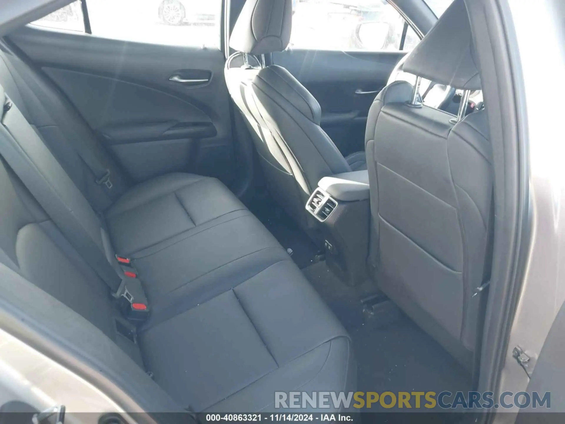 8 Photograph of a damaged car JTHY3JBH3K2014256 LEXUS UX 200 2019