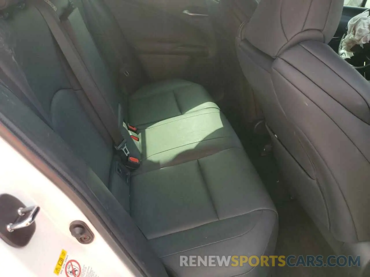 10 Photograph of a damaged car JTHY3JBH4K2013973 LEXUS UX 200 2019