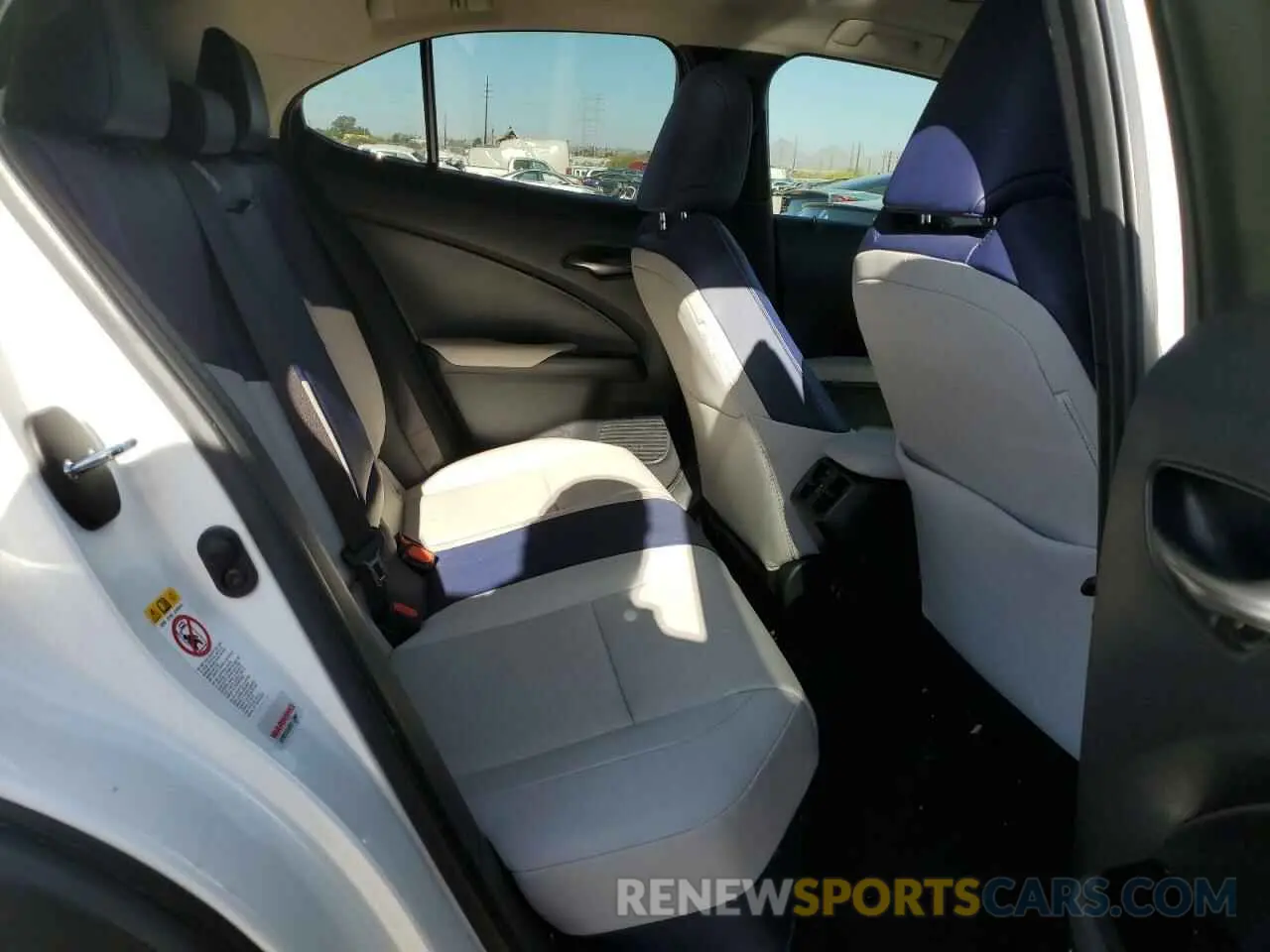 10 Photograph of a damaged car JTHY3JBH5K2014971 LEXUS UX 200 2019