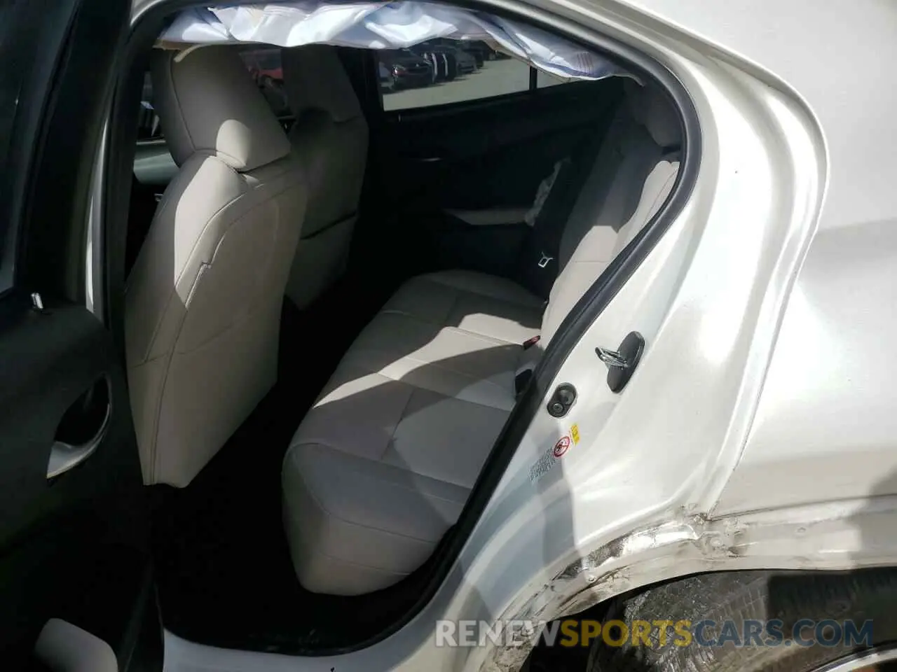 11 Photograph of a damaged car JTHY3JBH5K2016803 LEXUS UX 200 2019