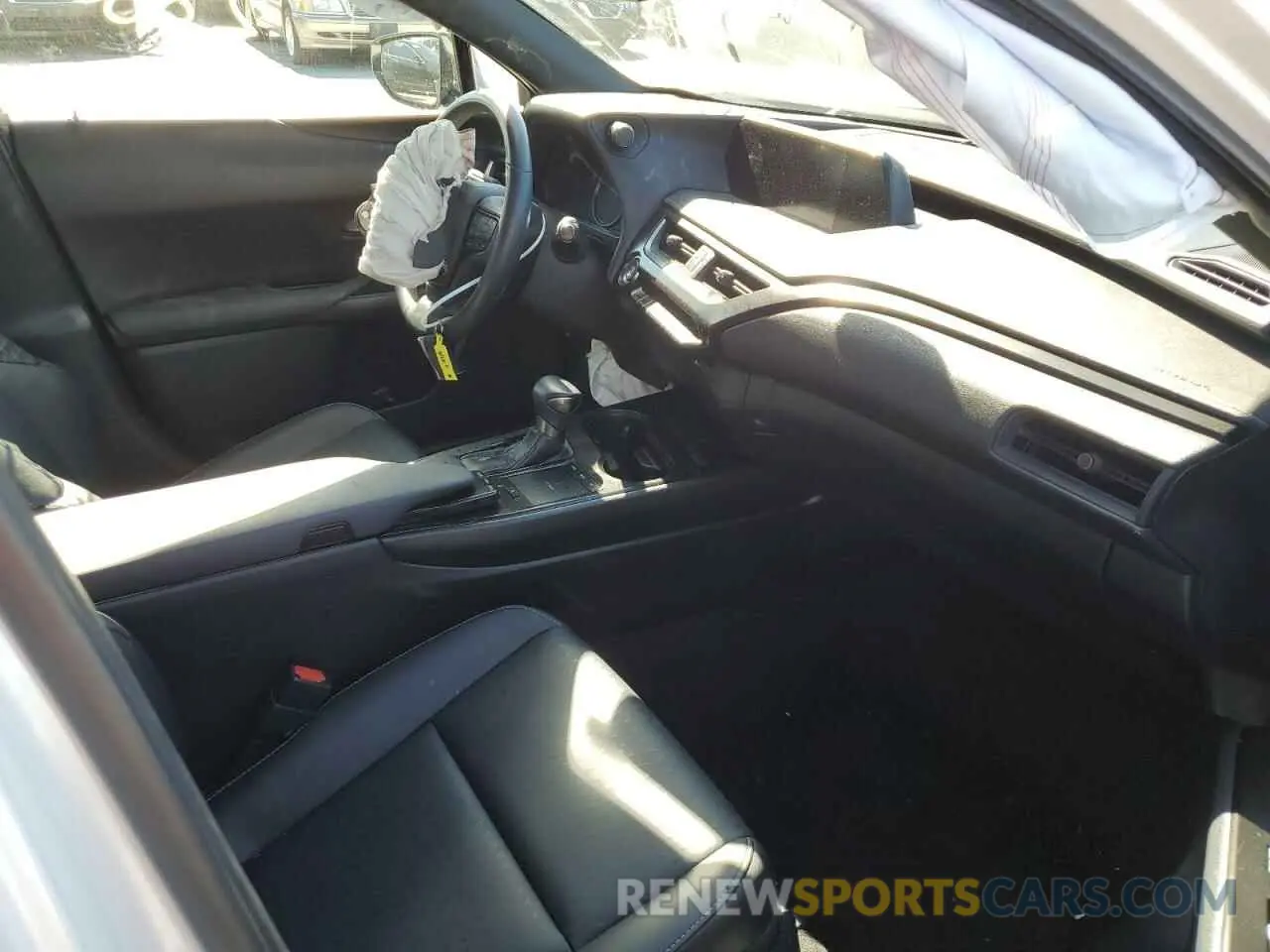 5 Photograph of a damaged car JTHY3JBH5K2018406 LEXUS UX 200 2019