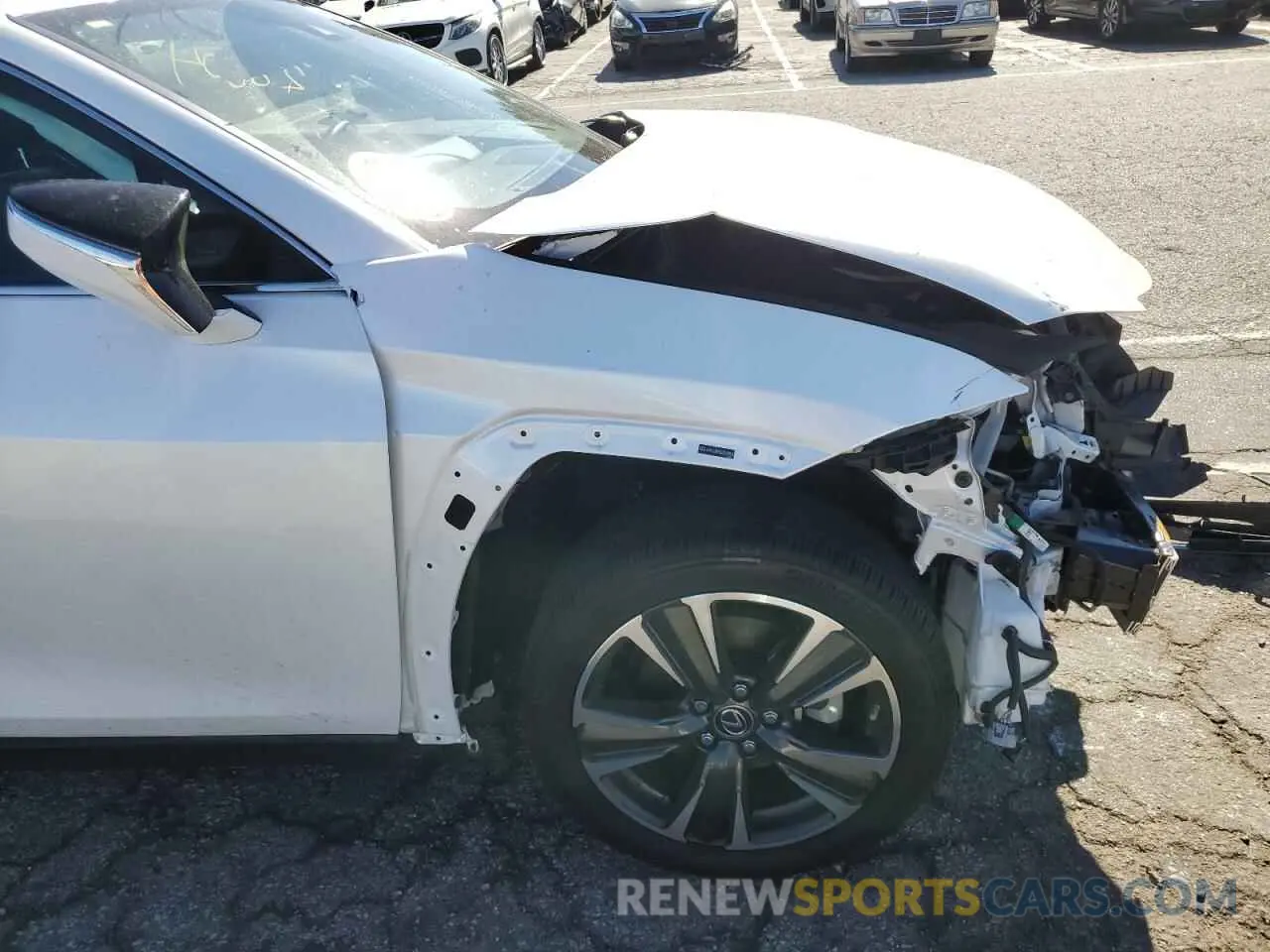 9 Photograph of a damaged car JTHY3JBH5K2018406 LEXUS UX 200 2019
