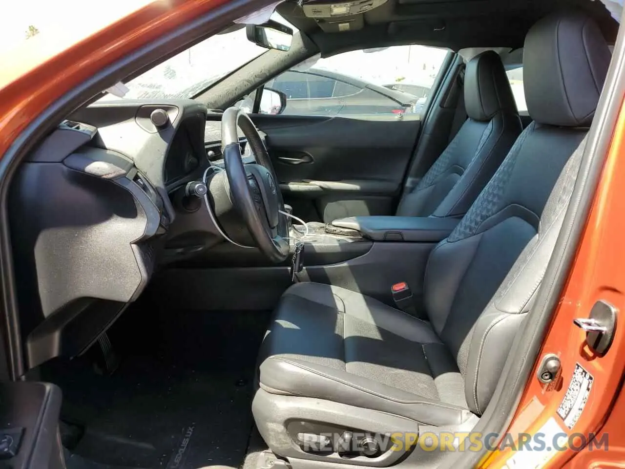 7 Photograph of a damaged car JTHY3JBH5K2020401 LEXUS UX 200 2019